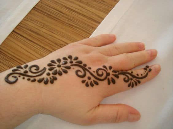 simple mehndi designs for kids