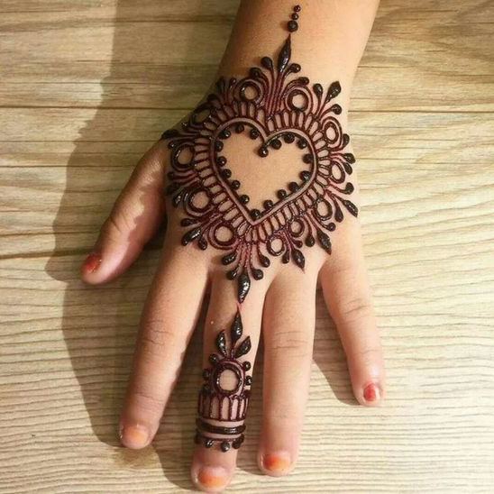 simple mehndi designs for kids 21