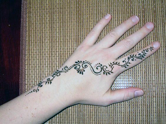 simple mehndi designs for kids 3