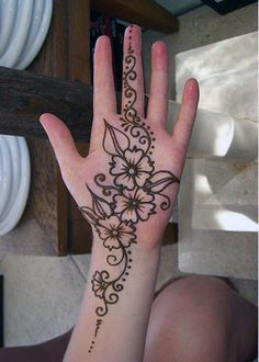 simple mehndi designs for kids