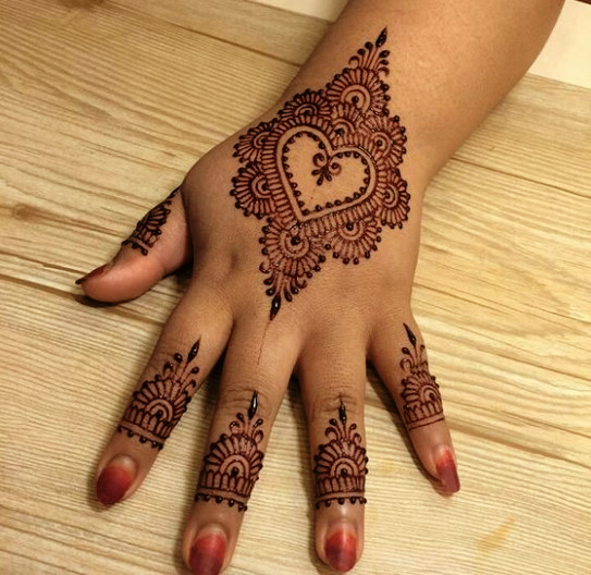 simple mehndi designs for kids 43