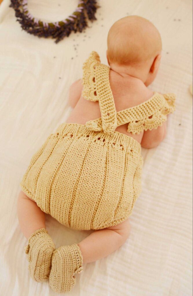 how to crochet a newborn dress