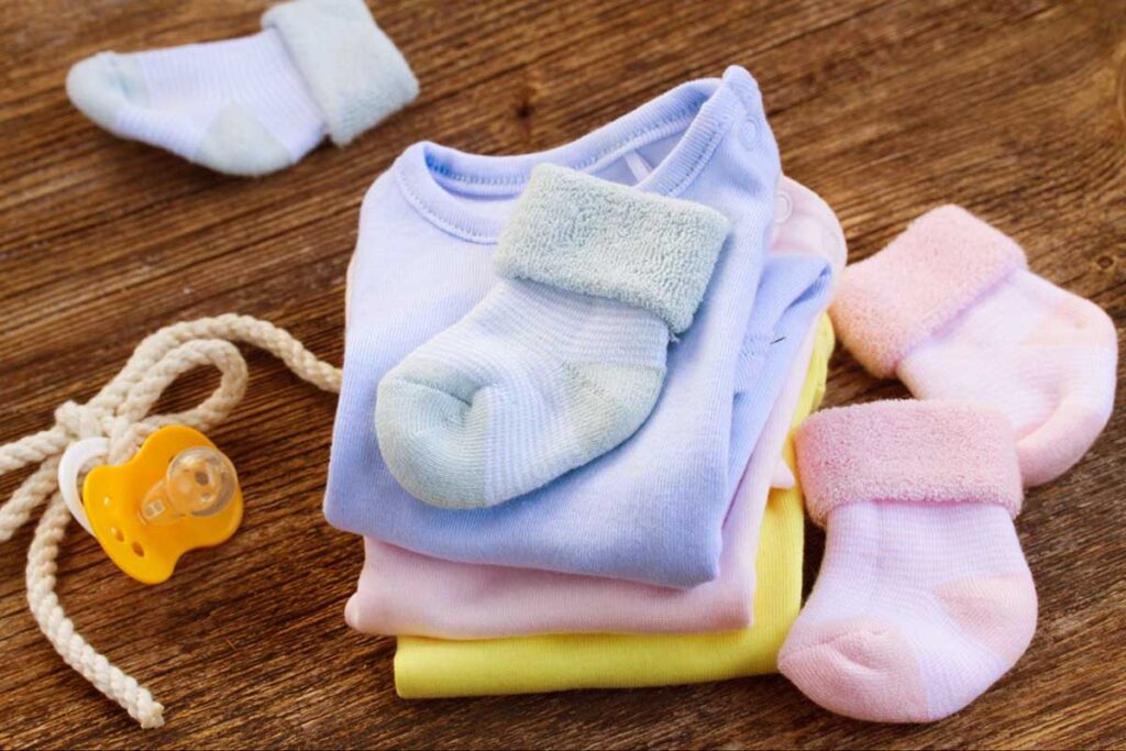 how many outfits does a newborn need